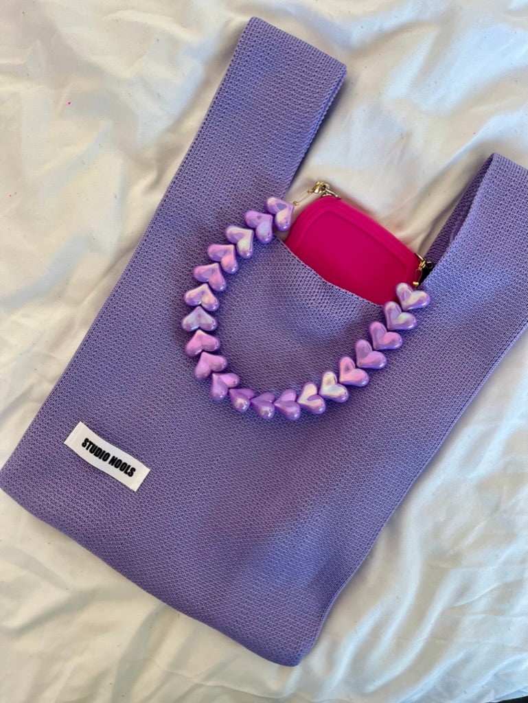 Heart phone cord shiny lila glanzend hartjes telefoonkoord bold accessoire Nools

Heart phone cord shiny lilac glossy heart phone cord bold accessory Nools