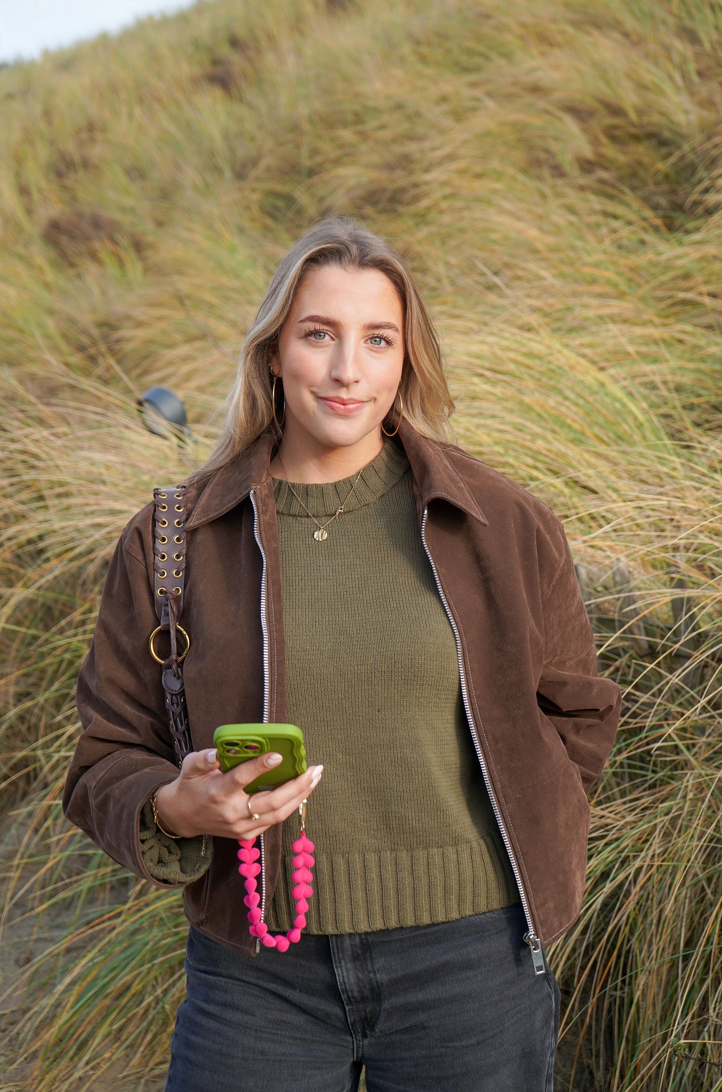 Heart phone cord velvet pink